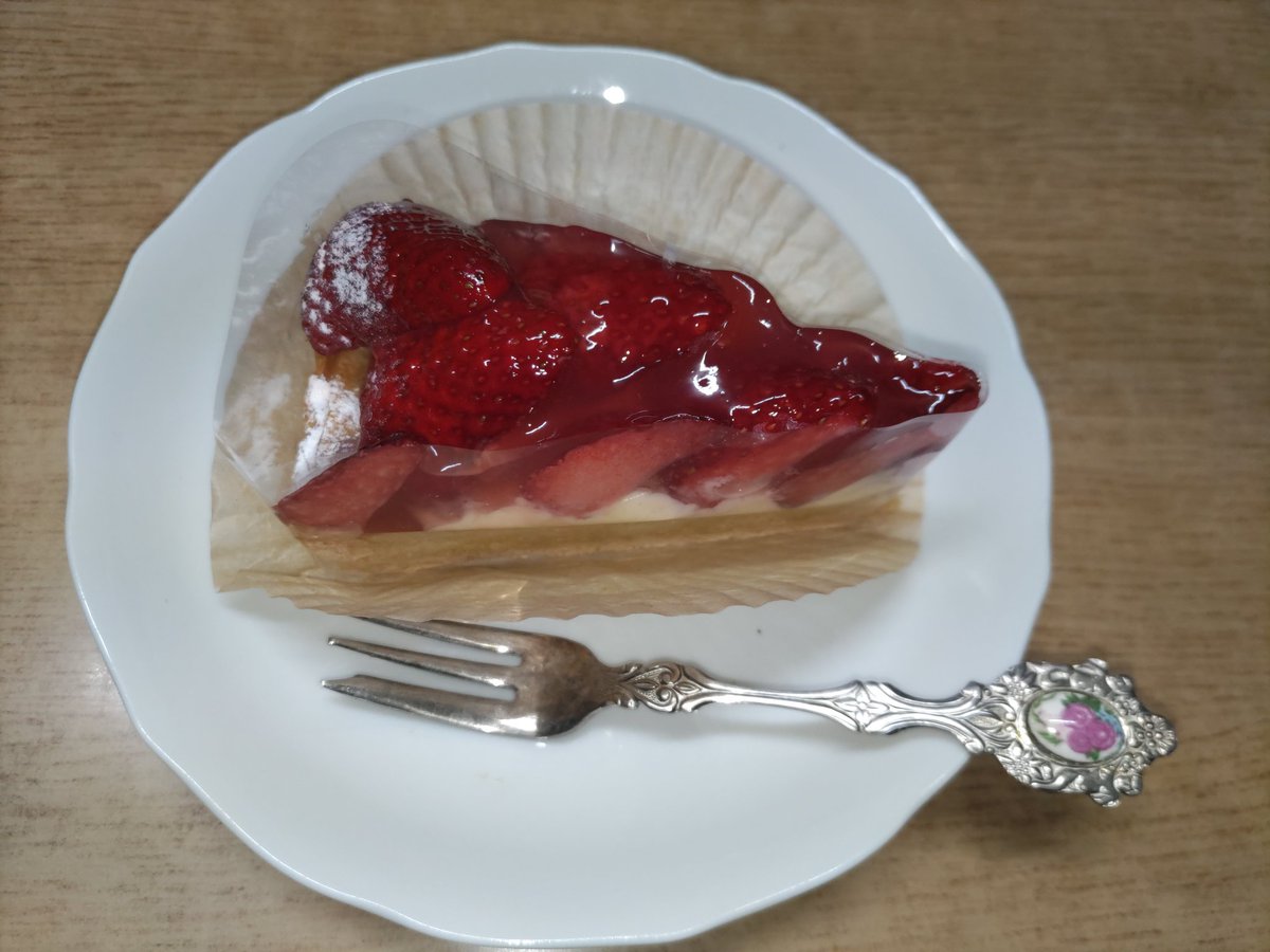 SivMuscul's tweet photo. 今日はチートデイ、たぶん。
相変わらず、専門店ナビの紹介が役立ってるよ、ゆかほな。
#kuus
#贅沢いちごのクリームタルトパイ https://t.co/omutDa6RwH