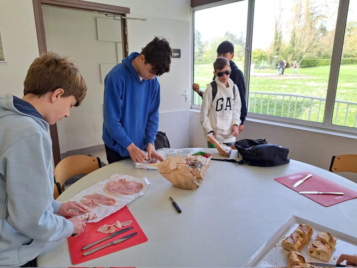 BHCS MFL Faculty tweet media