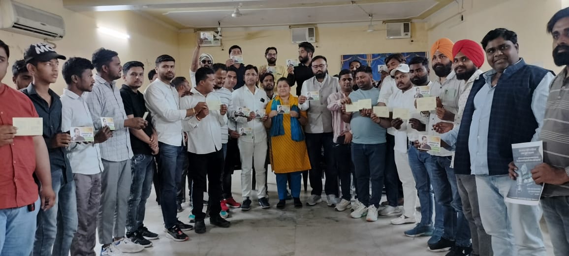 sumitterbhullar's tweet photo. आज उधम सिंह नगर जिला कार्यकारिणी की बैठक रुद्रपुर में संपन्न हुई।
जिसमें पोस्टकार्ड अभियान को आगे बढ़ाने को लेकर चर्चा हुई और उस पर रणनीति बनाई गई।
#IYC #Uttarakhand #PostCardCampaign https://t.co/0elubNhhYx