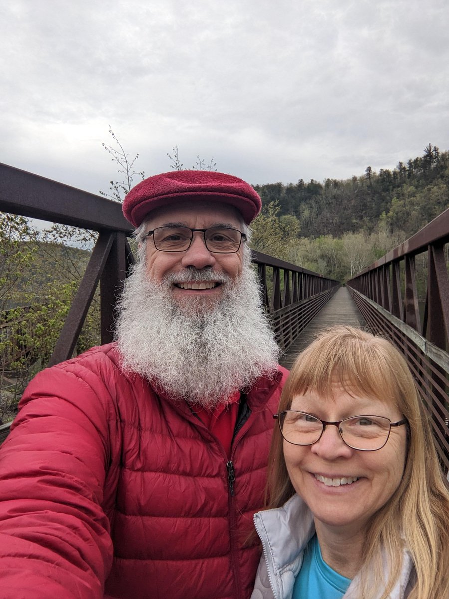 We only had a short time to venture out this morning, so our first stop was the James River Foot Bridge. This spans the James River and connects to the Appalachian Trail on both sides.

🎅❤️🏕️
#santalovescamping