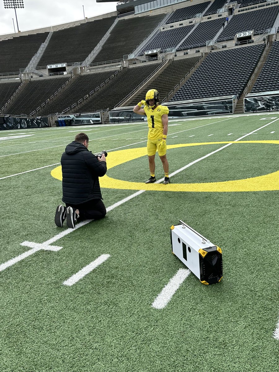 bryson_hayes_'s tweet photo. Had an amazing time in Eugene visiting U of O! Thank you @ptbiondo @jrmoala @TDean55 for the opportunity @oregonfootball @B12PFootball https://t.co/3AdCD61bbQ