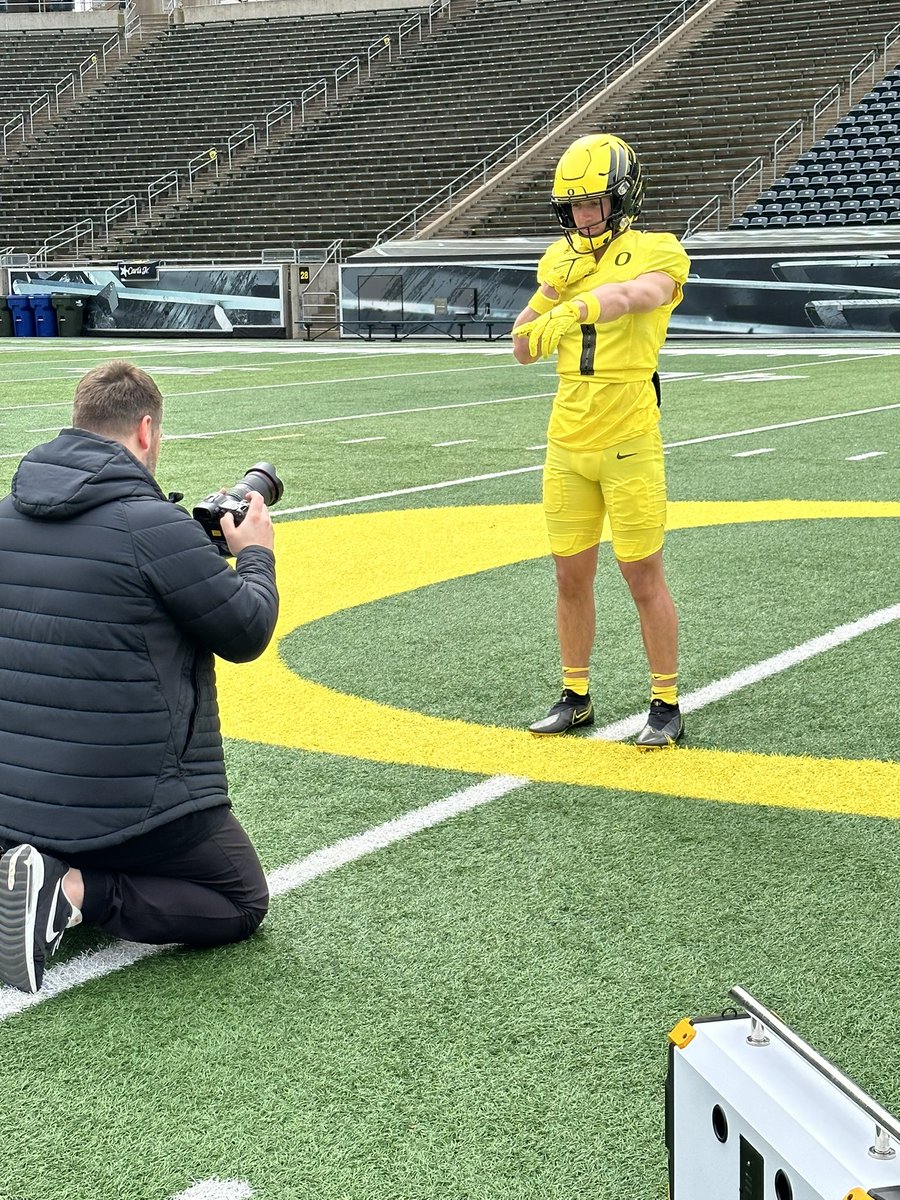 bryson_hayes_'s tweet photo. Had an amazing time in Eugene visiting U of O! Thank you @ptbiondo @jrmoala @TDean55 for the opportunity @oregonfootball @B12PFootball https://t.co/3AdCD61bbQ
