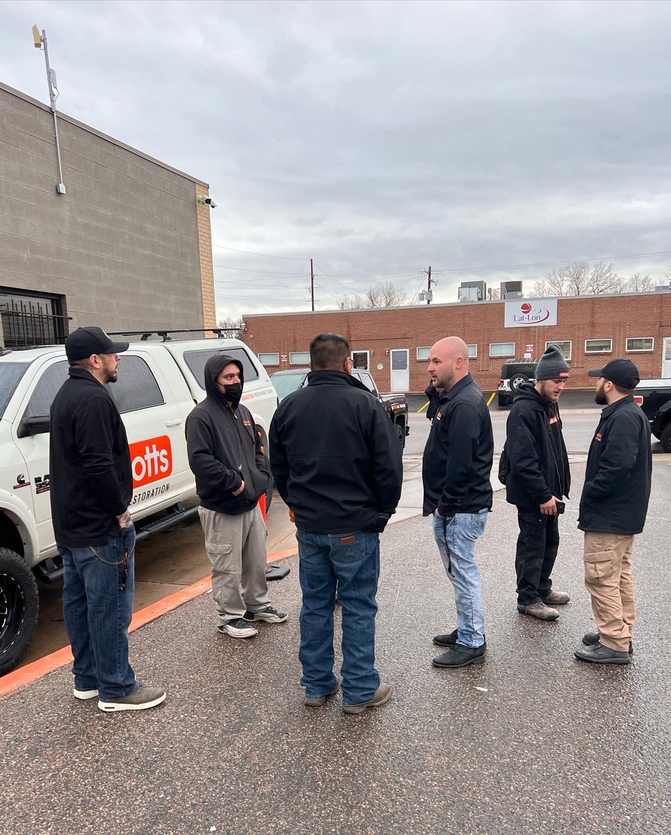 AbbottFireFlood's tweet photo. Teamwork makes the dream work! 🙏🏼🧡#waterdamage #firedamage #smokedamage #generalcontractor #cleanup #restoration #insurance #multifamily #commercialrealestate #plumber #insurancerepair #denver #boulder  #cherrycreek #dtc #highlandsranch #castlepines #castlerock #colorado https://t.co/fR4pQxk4IZ