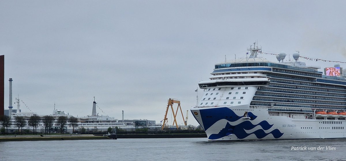 patrick161175's tweet photo. Aankomst Sky Princess in Rotterdam https://t.co/59HWAQA2uA