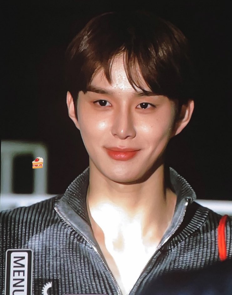 kjwhive's tweet photo. this jungwoo… absolutely https://t.co/b3wDRJVMkA