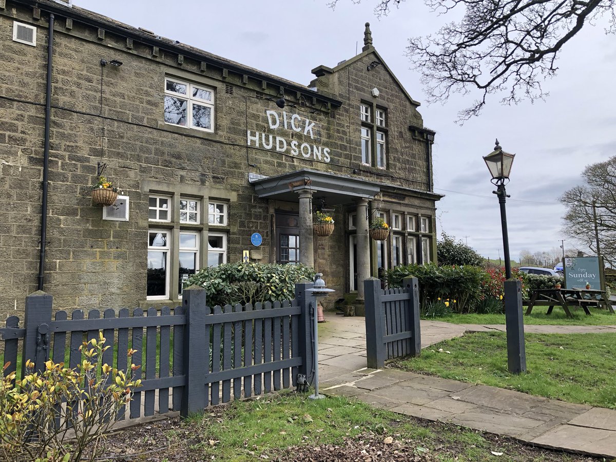 hip2trek_emma's tweet image. Happy place - OUTSIDE!!! No buzzing, humming or nice highlander from the stones trying to take me back to 1700’s! #getoutside #osmaps #12apostles 🥾