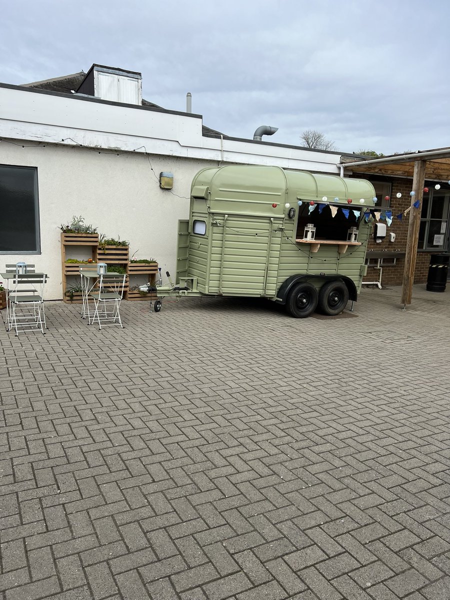 It’s starting to look quite bouji down by our new horsebox!