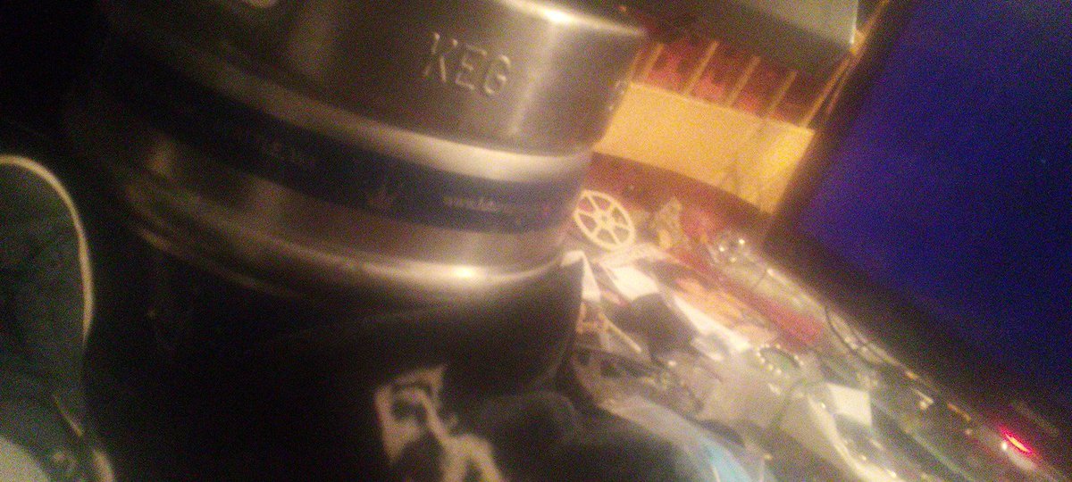 BernieBolivar34's tweet image. Got a new keg, lolsitting in my room, got pissed off from somebody doing something stupid so I went for a walk , and than jammed back to my pad with this , lol watching a thing from Tokyo 
On the TV 
Listening to Cristina Agg i session on the headset. 
Watching a a spacelaunch