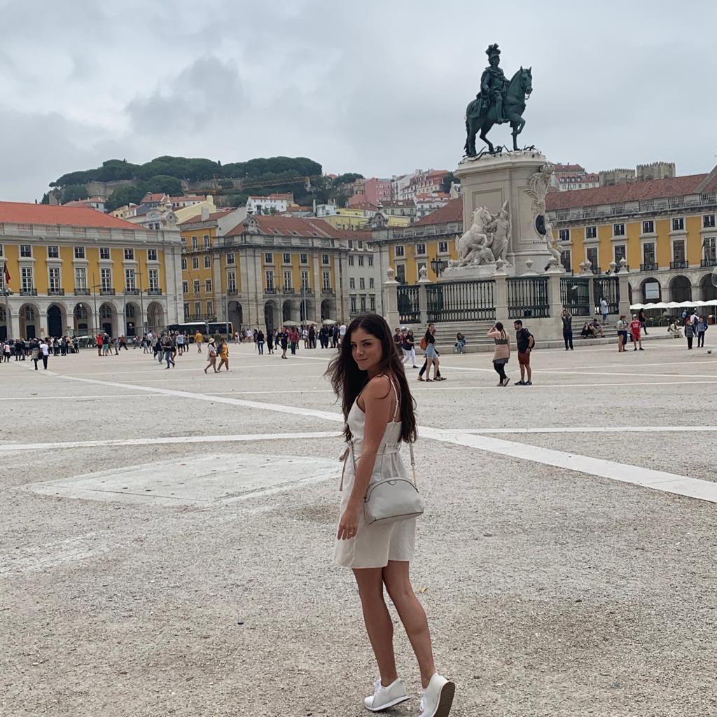 I recently visited Portugal! 🇵🇹

It is an amazing country with beautiful scenery 😍

What country are you from? 

#EnglishTeacher #EnglishTraveller #EnglishOnline #LearnEnglishOnline