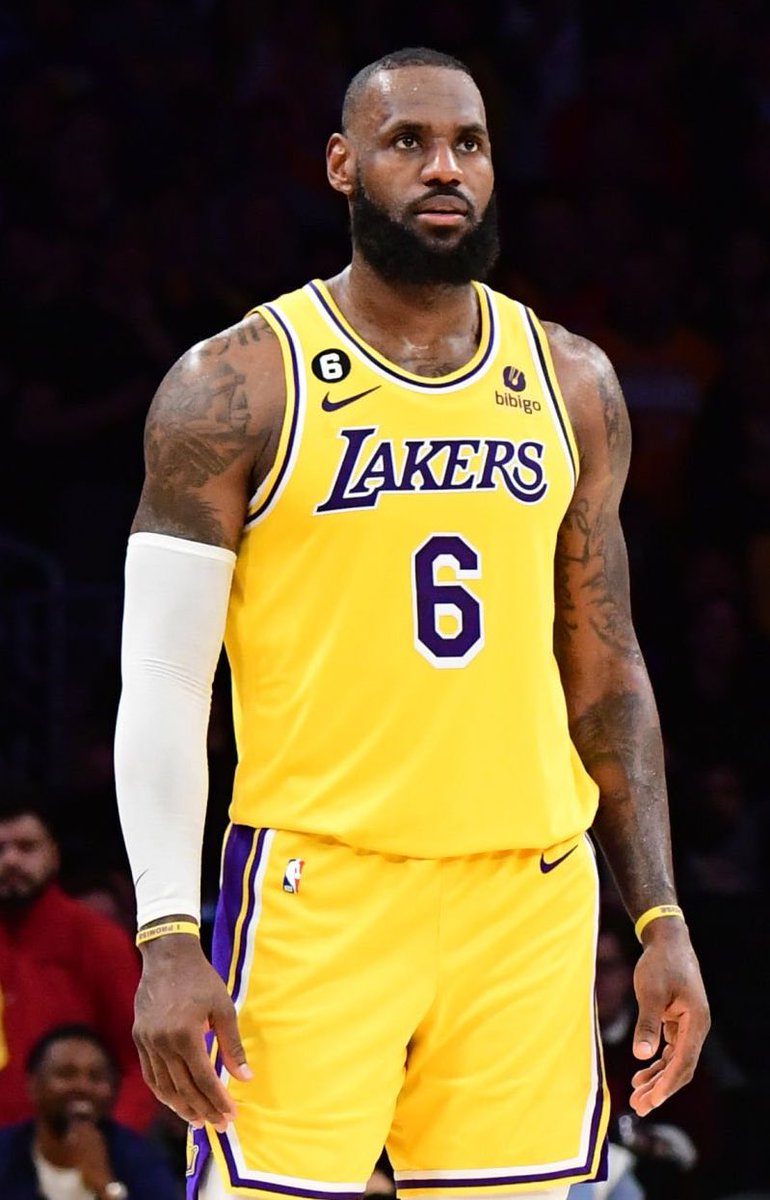 TheDunkCentral's tweet photo. "God James. His name is God James. The god of basketball.” 

- Lamar Odom on LeBron 

(Via @TMZ_Sports ) https://t.co/WlCzsoUPV6