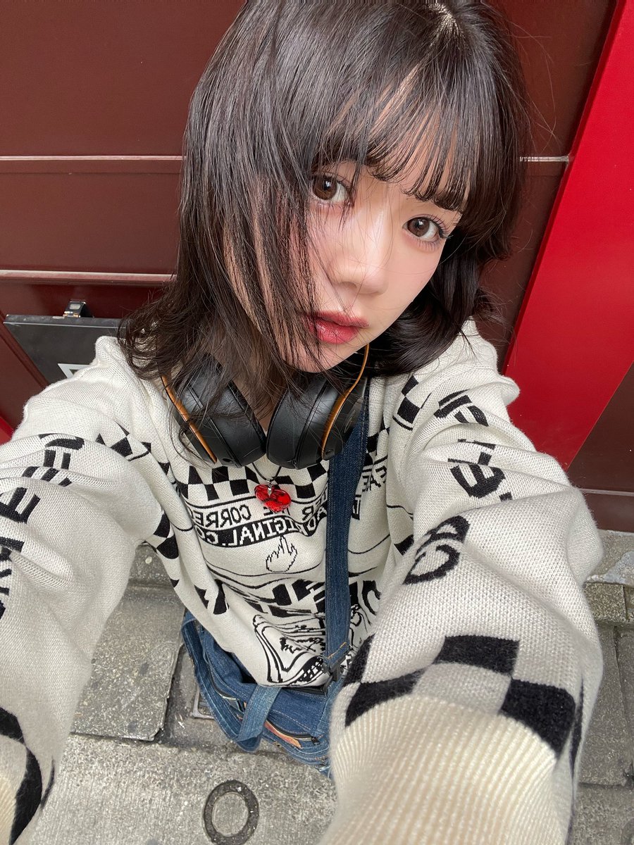 akirafutaba's tweet photo. 暗髪ミディアムふっかーーーーつ！！

 #海外ガーリー  #overseasgirly https://t.co/3LRpLnl8uH