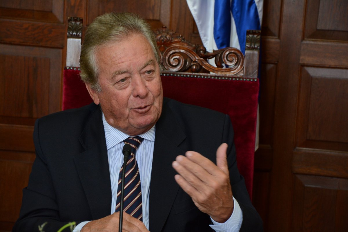 Raffo suma a Gonzalo Mujica y tiene "casi cerrado" acuerdo con cúpula de Alianza Nacional.

El diputado ve "muy interesante" el proyecto de la economista xque es la "única" que entiende las  necesidades de los uruguayos "a esta altura del siglo".
elpais.com.uy/informacion/po…

#ampliar