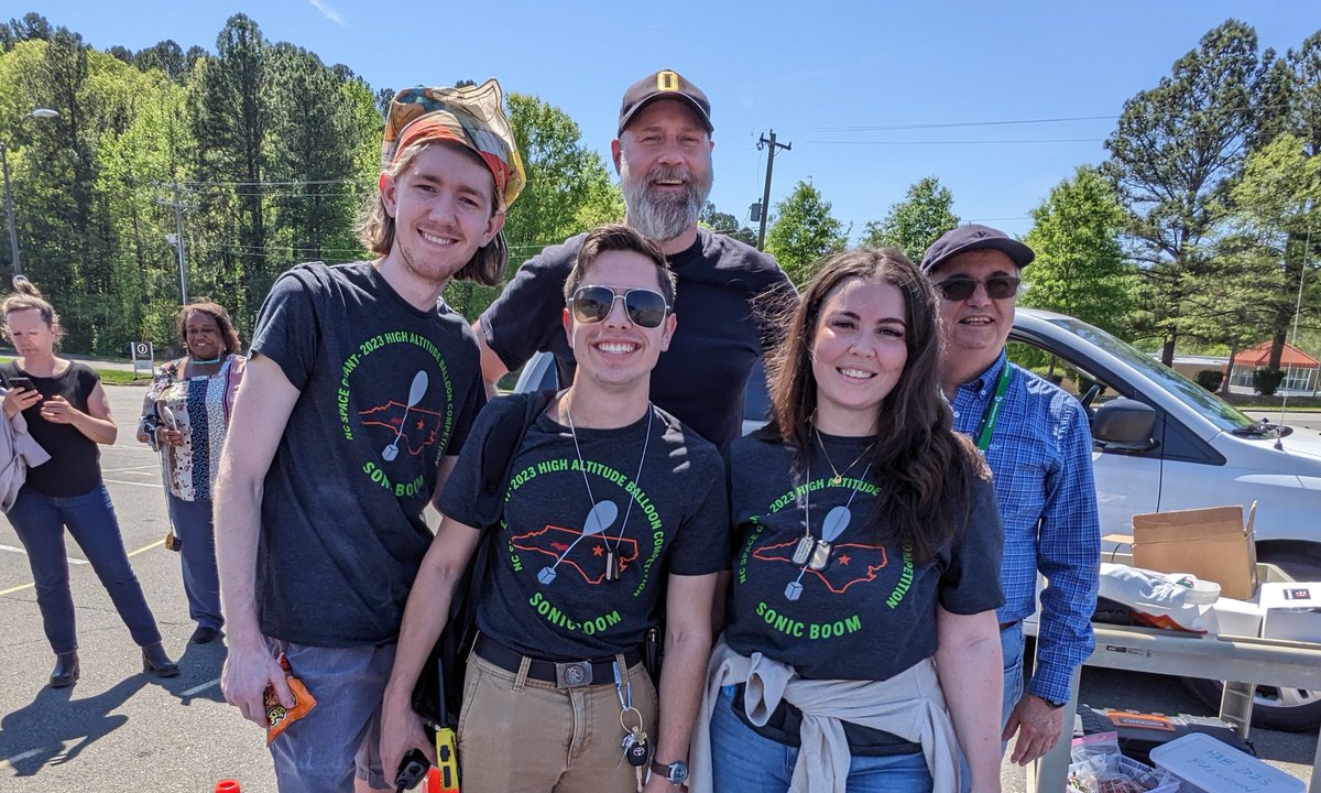 NCCommColleges's tweet photo. Too cool! @durhamtech students launched their high-altitude balloon last week and it made it all the way to the Bahamas 🌴 Did your college participate in the HAB Competition? @ncspacegrant #HAB #NASA https://t.co/FfJBCzAHwH