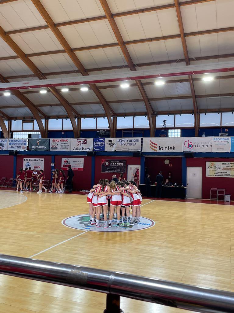 CB_ARABA's tweet photo. Ayer no pudo ser para nuestras juniors #Fsgroupe en la F4 disputada en Gernika, pero queremos que sepáis que estamos orgullosas de todas vosotras y de los entrenadores, por la temporada que habéis hecho y todo lo que habéis trabajado!! 🙌🏻💪🏻

#EzinaEkinezEgina https://t.co/16yfCUiOmZ