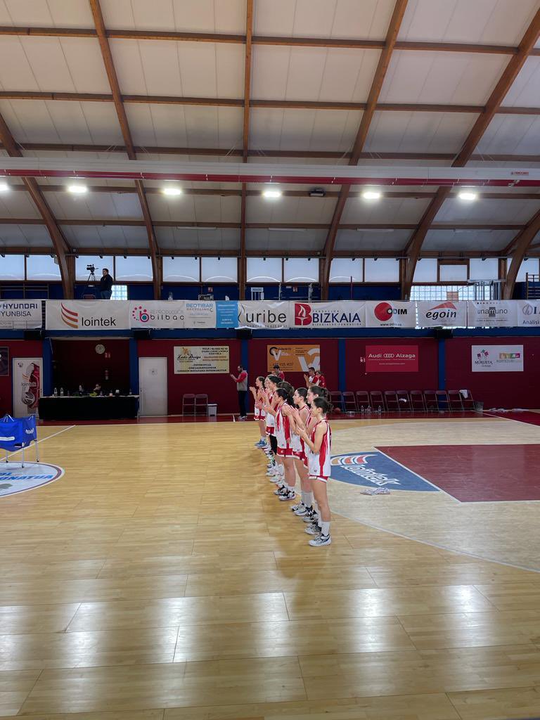 CB_ARABA's tweet photo. Ayer no pudo ser para nuestras juniors #Fsgroupe en la F4 disputada en Gernika, pero queremos que sepáis que estamos orgullosas de todas vosotras y de los entrenadores, por la temporada que habéis hecho y todo lo que habéis trabajado!! 🙌🏻💪🏻

#EzinaEkinezEgina https://t.co/16yfCUiOmZ