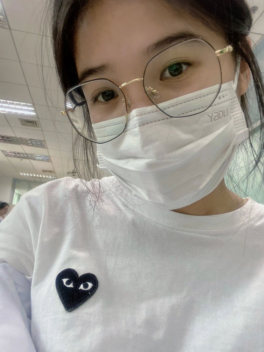 ydfs88482's tweet photo. 这个世界好虚拟，就像喜欢新鲜感一样，一直都在找寻最真实的自己，喜欢和大叔谈心，私信我吧 https://t.co/ZMkg2ExIaj