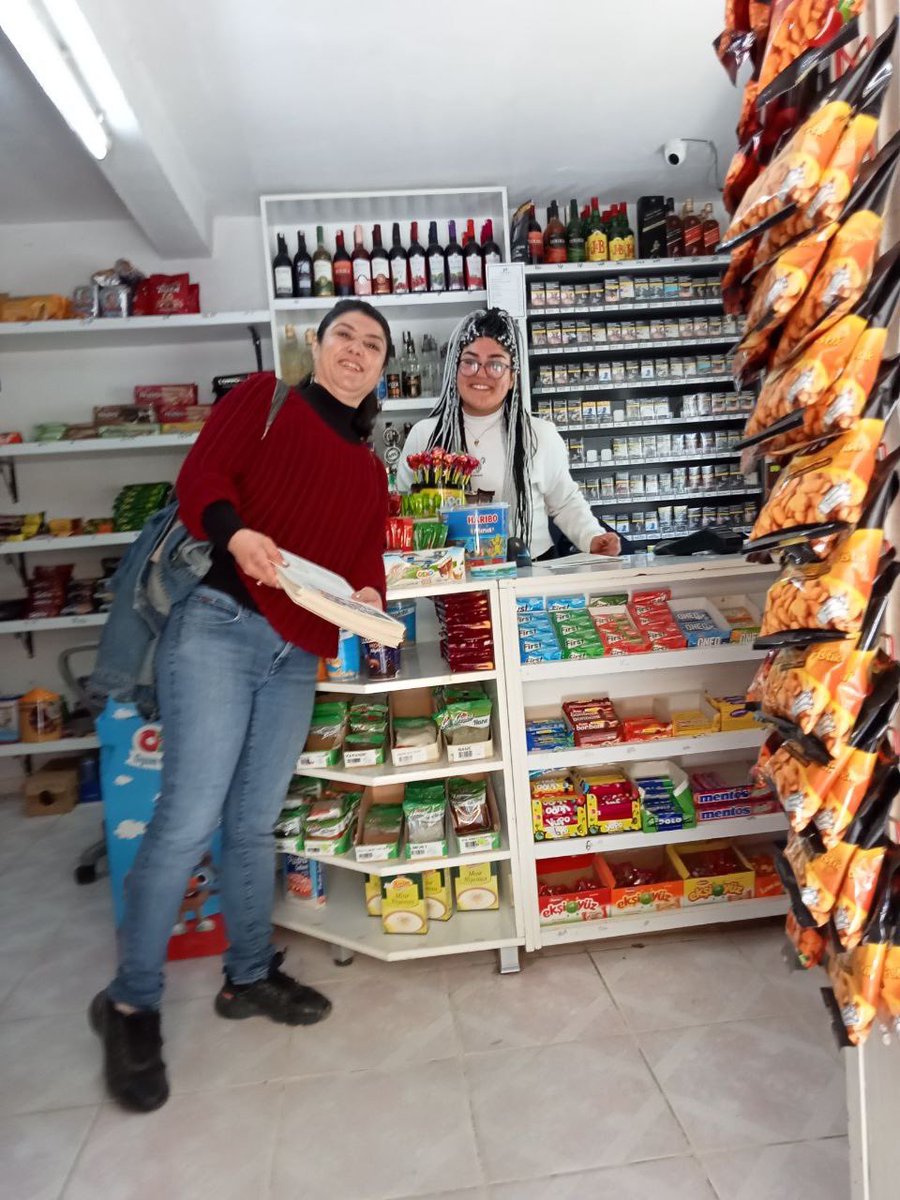 sosyalistarzu's tweet photo. Söz veriyoruz. Emekçilerin iktidarında yurttaşlar pazar günlerini eşleriyle, çocuklarıyla geçirecek, tiyatroya gidecek, futbol oynayacak. Haftanın yedi günü koşuşturma son bulacak. 
#TKPGelirHerŞeyDeğişir 
#1oyErdoğanGitsinDiye1oyTKPye 
#OylarTKPye https://t.co/n9ntDrLyoO