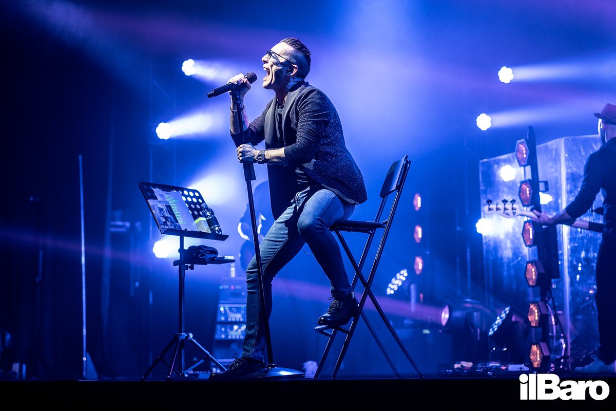 rockmoda's tweet image. Che meraviglia, Padova! Abbiamo sentito tutto il vostro calore ❤️
Il tour prosegue martedì e mercoledì al Teatro Verdi di Firenze, vi aspettiamo! 🍀

 📸 IlBaro

#Modà #BuonaFortuna #ModàLive #ModàeOrchestra #Modà20 #Gioia10 #Romantici @officialFandP