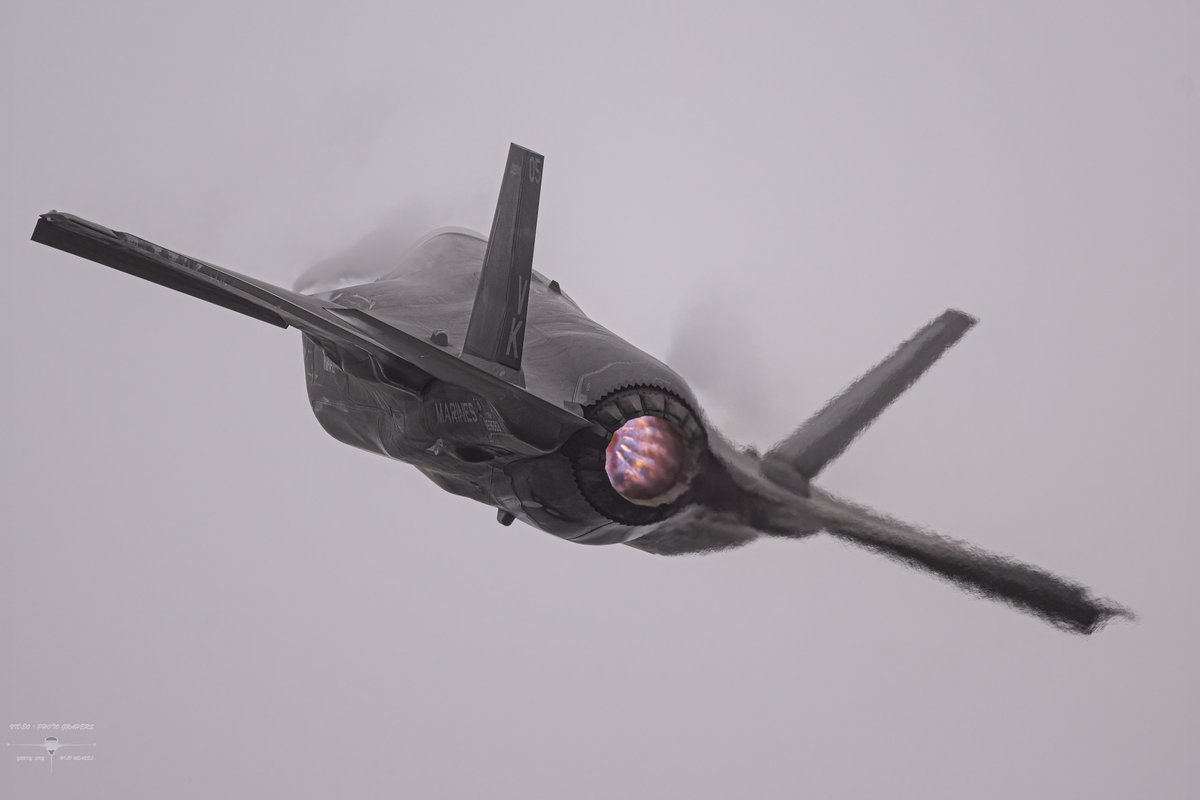 CP13FS_WOOD14FS's tweet photo. 岩国FSD2023
F-35B デモフライト‼️
低い雨雲でしたが、迫力あるフライトありがとうございました!
#岩国フレンドシップデー2023
#FSD23 #FD23
#f35bデモフライト https://t.co/SVnbsOlR8R