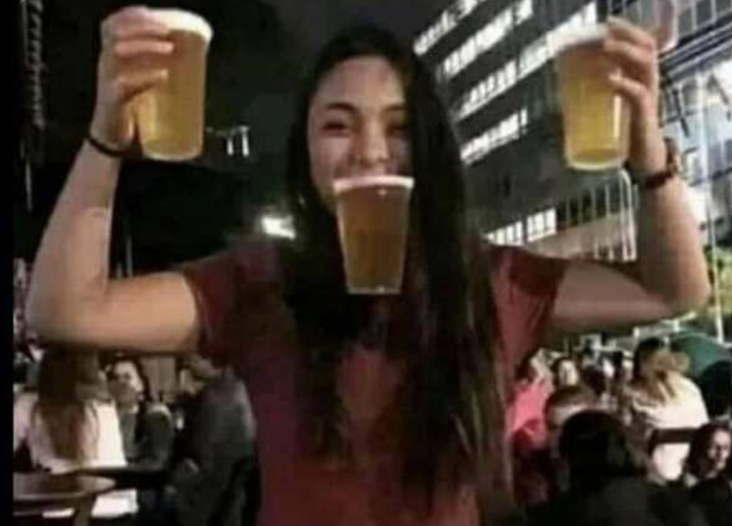 “Vamos só beber uma e depois bazamos”

1 horas depois: