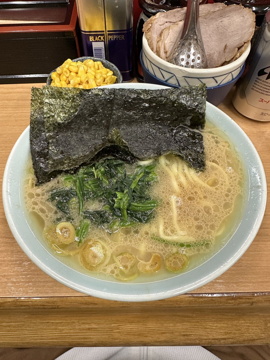 末広家
チャーシューメン並盛 メンマ
ビール(中びん)

千葉家
ラーメン並 チャーシュー コーン
缶ビール

末広家さんと営業再開した千葉家さんをバスで巡る🚌ぶらり路線バスの旅をしてきました😋
本牧家系譜の美味しいラーメンを2杯🍜
ビールと一緒に美味しくいただきました🍺😋
ごちそうさまでした😃