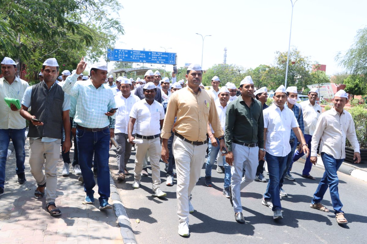 माननीय <a href="/GovindDotasra/">Govind Singh Dotasra</a> ने संघर्ष समिति को कहा नियमों की होगी समीक्षा
असमान विषय में यूजी पीजी की योग्यता वाले शिक्षकों को दिया जायेगा शिथलन
<a href="/ashokgehlot51/">Ashok Gehlot</a>
<a href="/DrBDKallaINC/">Dr. Bulaki Das Kalla</a>
<a href="/ZahidaKhanINC/">Zahida Khan</a>
<a href="/MohanSihag24/">Mohan sihag</a>
<a href="/1stIndiaNews/">First India News</a>
<a href="/zeerajasthan_/">ZEE Rajasthan</a>
<a href="/rishi_paakad/">ऋषि पाकड़</a>
<a href="/EduChowk/">Education Chowk</a>
<a href="/DainikBhaskar/">Dainik Bhaskar</a>
<a href="/rpbreakingnews/">Rajasthan Patrika</a>