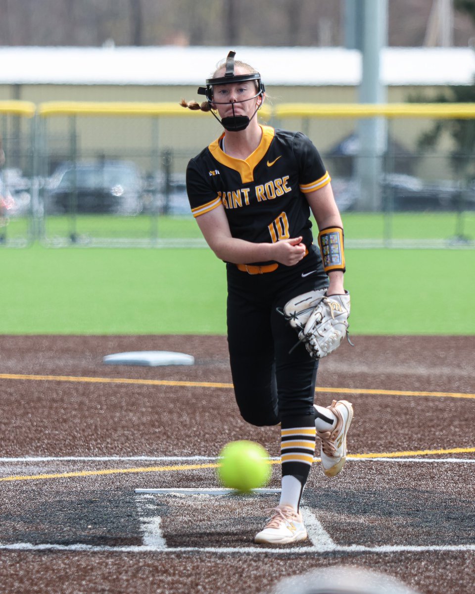 Tell a friend to tell a friend…SHES BAAACCCKKKK🍌