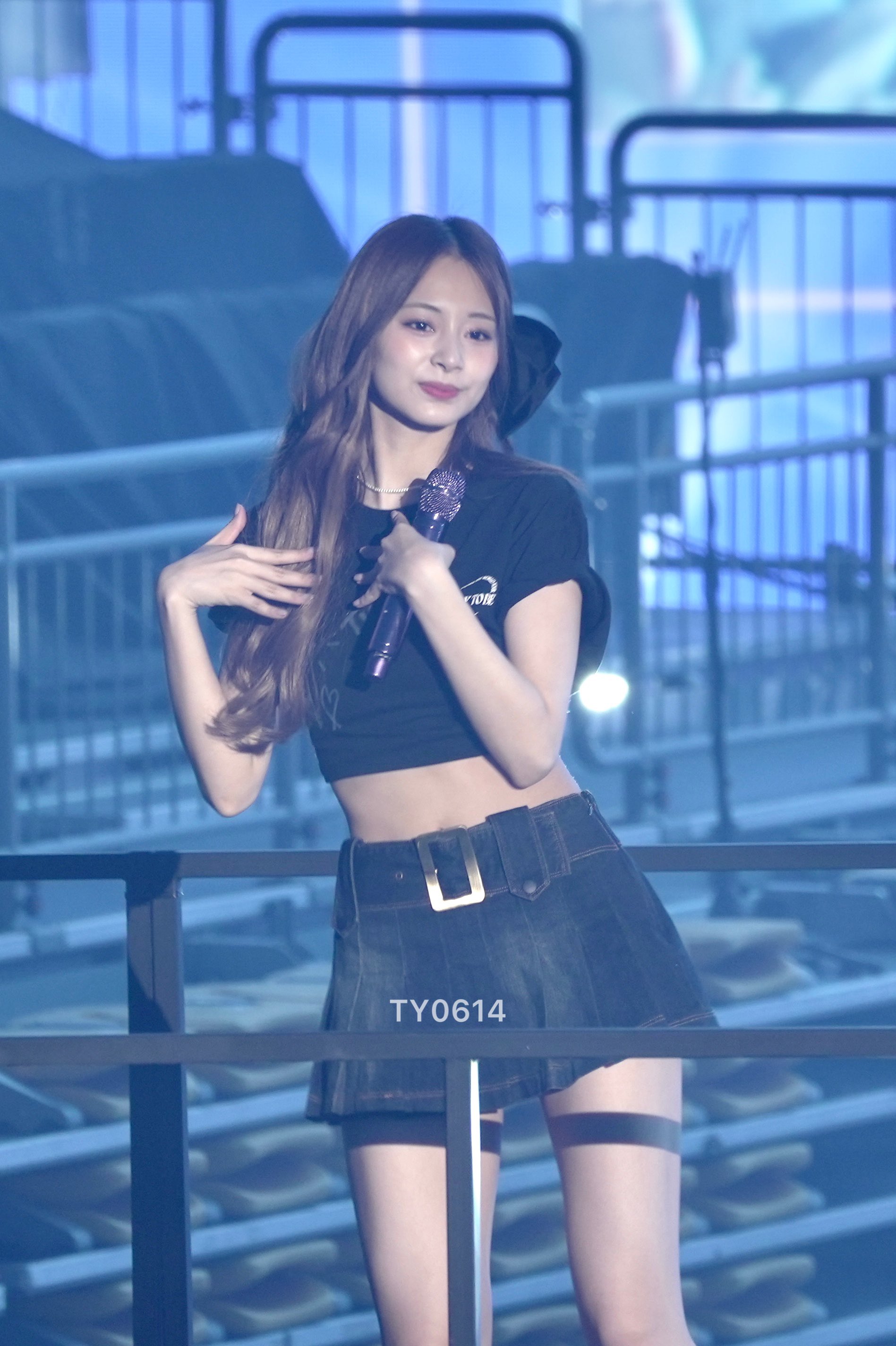 twice tzuyu ツウィ  専用 TWICE Tzuyu wears Max Mara in her own style | Harper's