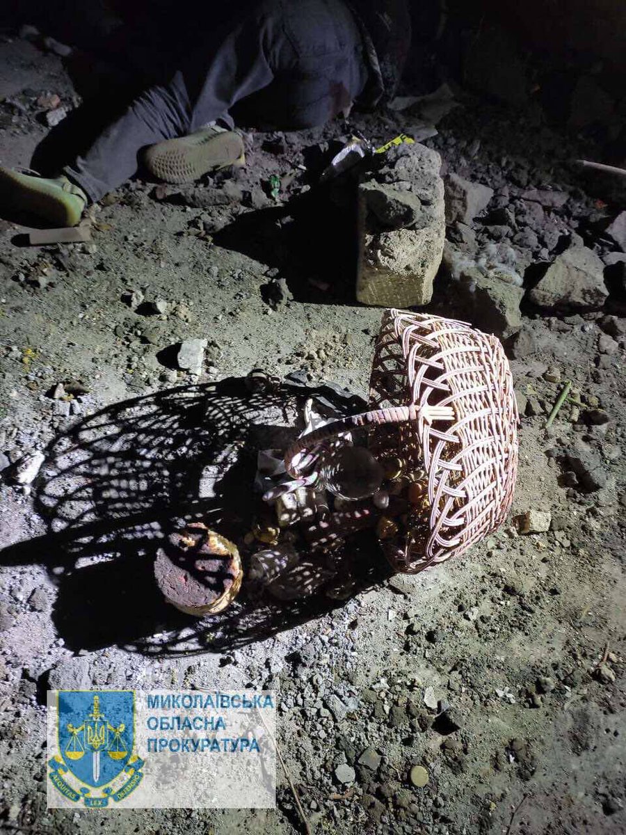 __kurlyk_'s tweet photo. 📍16.04 missile attack on #Snihurivka

As a result of the shelling, 2 teenagers born in 2005 were killed.

#RussianWarCrimes #RussiaIsATerroristState #RussianUkrainianWar #ArmUkraineNow #sanctionrussia #tanksforukraine #F16ForUkraine https://t.co/qcnhy9l5sy