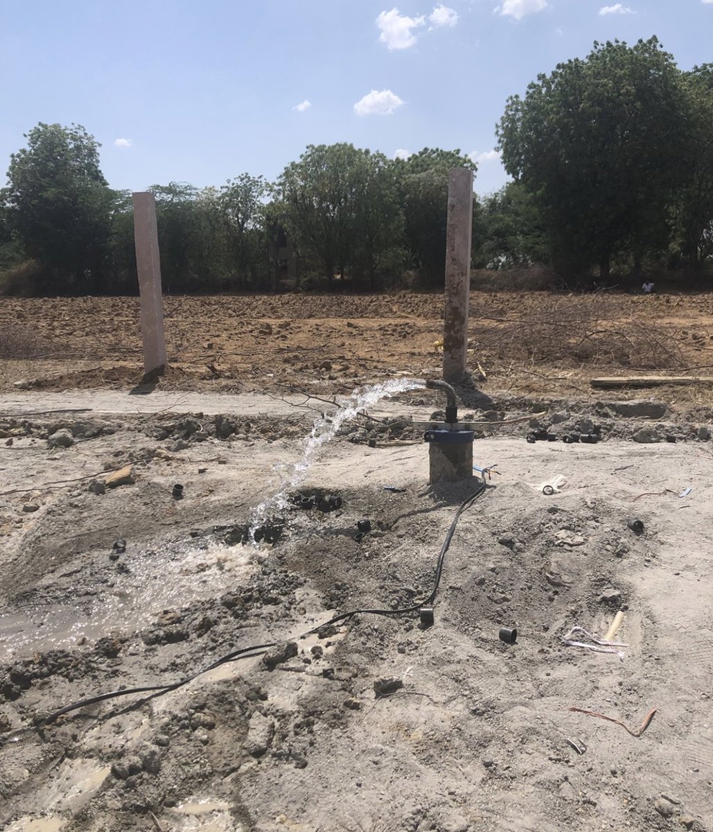 wizardofsoho's tweet image. Gm. My parents and me grew up very very poor. The village never had consistent electricity or water. Majority of the income is just from farming berries and barley but they have mostly been faced with droughts and government never helped. Decided to take things into my own hand.