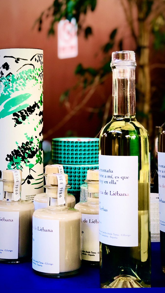RosaTurkita's tweet photo. @isabelorujito Un referente de nuestra gastronomía con sus maravillosos #orujos y sus #vinos Hoy la podéis visitar en el #mercadodeleste hasta las 20h 🤍Yo ya tengo los míos !!! https://t.co/AQIus2nTYW