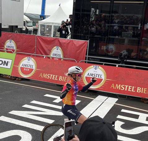 MvanToorenburg's tweet photo. Demi Vollering wint de @Amstelgoldrace 👏#AGR23  Hulde! @limburg https://t.co/5WCFGY0mme