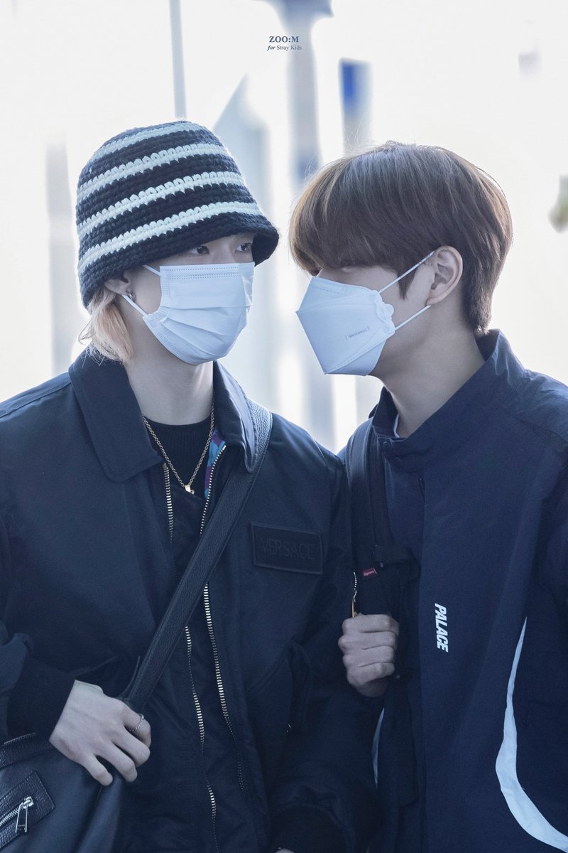 zoomzoom_skz's tweet photo. 230407 ICN #현진 #승민
속닥속닥

#스트레이키즈 #straykids https://t.co/B8S7sfyaLJ