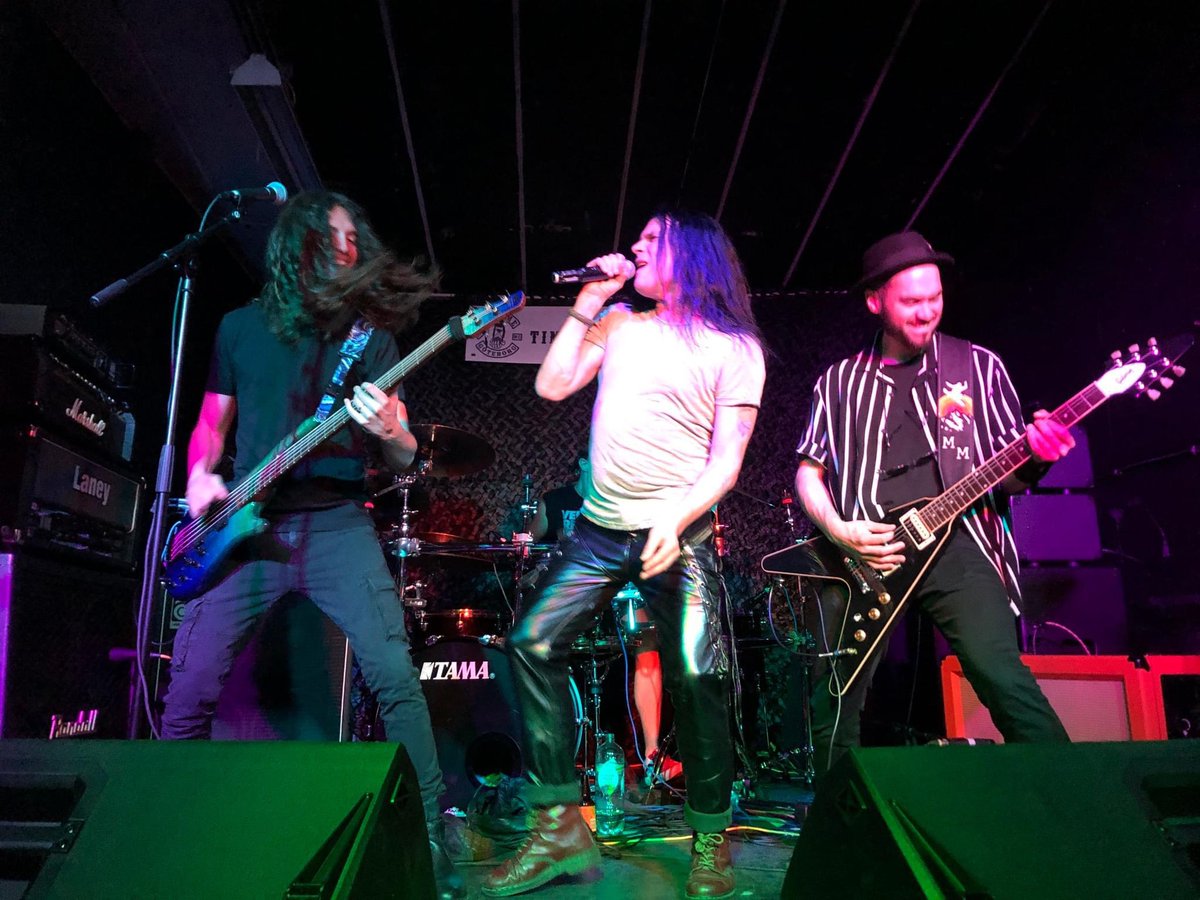 HellRain21's tweet photo. More photos!! 🔥💥🤘🏻 https://t.co/uunAkrhP3X