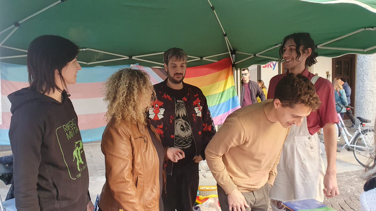 NovarArcobaleno's tweet photo. Ieri eravamo in Piazza per @novarapride2019 . Oggi ci trovate invece alla Barriera Albertina! https://t.co/cHcAkGN36R