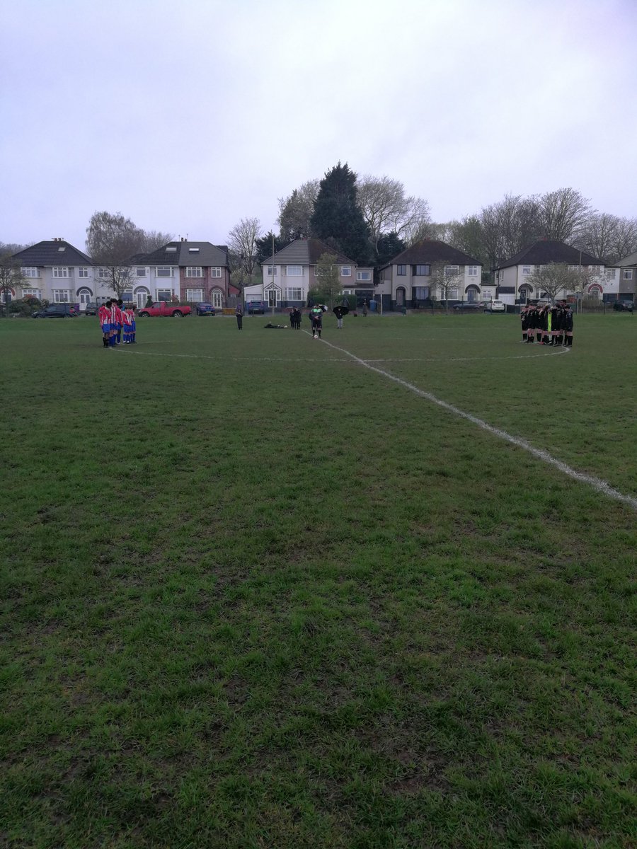 An impeccable 1 minute silence from both teams today at @BVDJFLfixtures to remember the 97 Football fans who followed their team to watch a game and never returned. #RIP97
