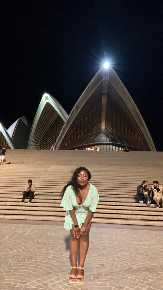 Ladyrellaa's tweet photo. IMG Models rang and I took the damn call 🤭🤭
#OperaHouseSydney https://t.co/4KRSBcnUKl