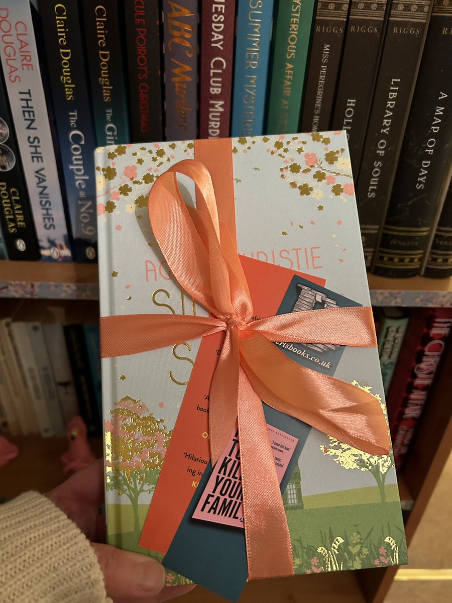 lacy_claire's tweet photo. Oh my beautiful copy of #SinisterSpring by @agathachristie has arrived, just look at that stunning ribbon π My collection is coming along nicely π₯°π stunning inside papers too! Thank you @bertsbooks βΊοΈ #books #reading https://t.co/B446iysYbu