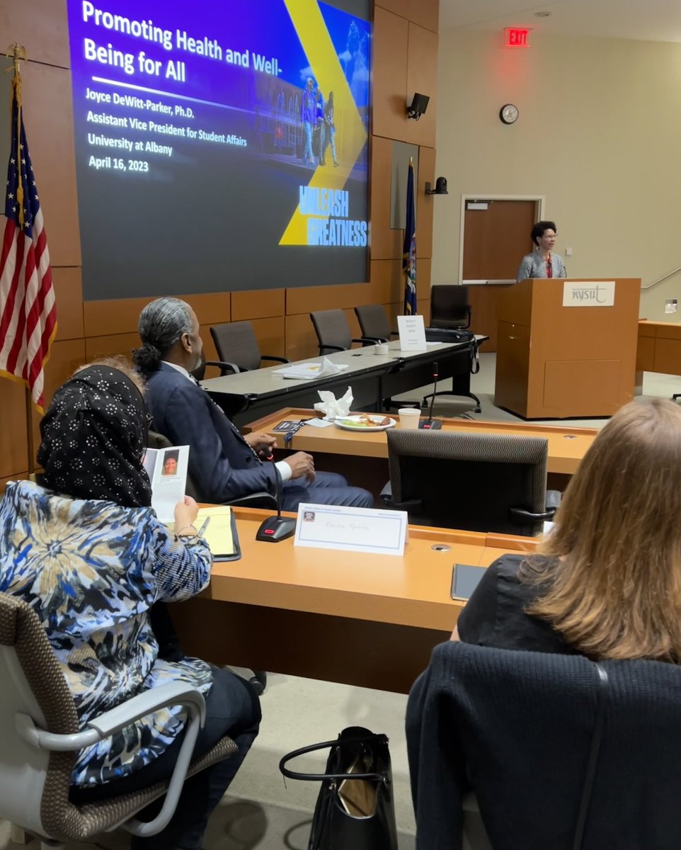 LauraFranz12's tweet photo. Promoting Health and Well-Being Through and Equity Lens @nysut today. @apsta in the house to do the work. @NYSUTStreasurer #manythreadsonefabric #socialjustice https://t.co/xPhsVYVHpb