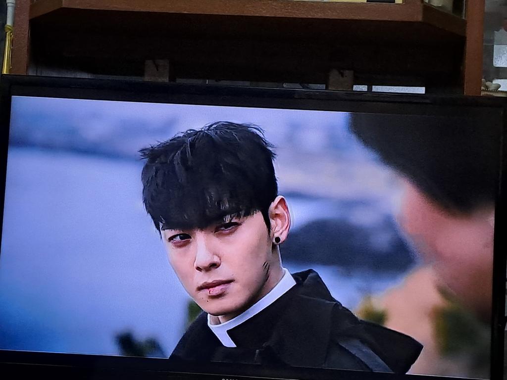 xandz34's tweet photo. For part 2...
#ChaEunWoo 😍 still so cute!!!
#아일랜드파트2
#아일랜드파트
#Island #IslandPart2
#korea #koreandrama #kdrama #kdramas #koreanseries #tvseries #dramacool #kimnamgil #leedahee https://t.co/AfmJcombaf