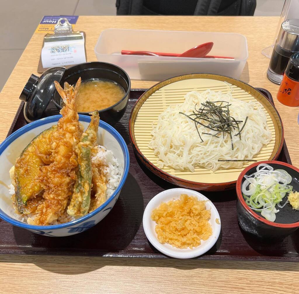 JayMoyLovesFood's tweet photo. Tenya is an import from Japan known for Ten Don.  Ion has one of the locations in Singapore and is a bit small in size. 

I went for a set of Basic TenDon and a side of Somen. 

The TenDon itself was quite ok, though I could have used some more sauce. 

… https://t.co/mt3Ki1TGPo https://t.co/OGc0wjEh9O
