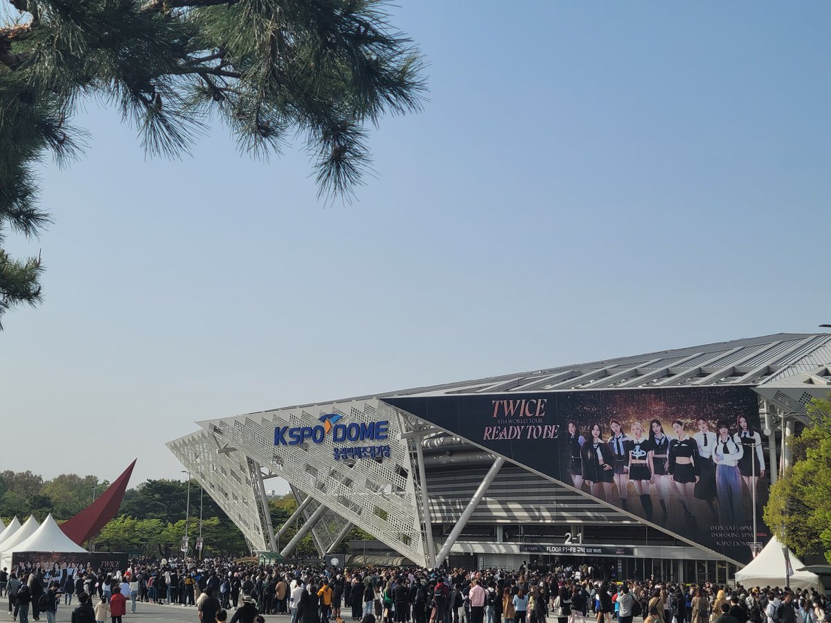 saanaa1229's tweet photo. 콘서트 대박!
#내_맘_끝까지_갈테니
#트와이스와의_시간이_계속_영원하길 https://t.co/UNRZQuHeYM