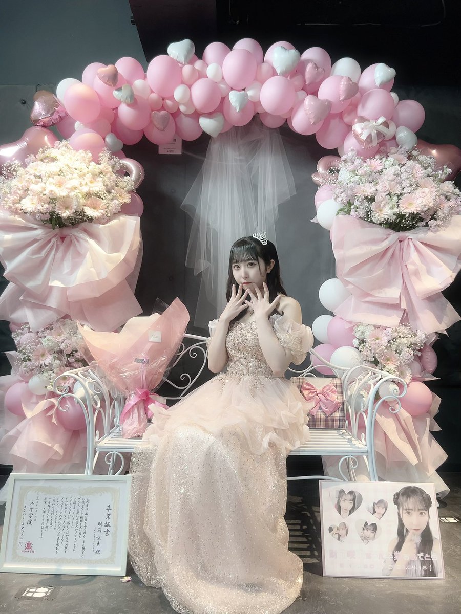 NEO_Zsakura's tweet photo. 取り急ぎ！！！

NEO☆学院卒業しました！！
8年間ありがとうございました🐰🌸 https://t.co/NHQJ40h2B4