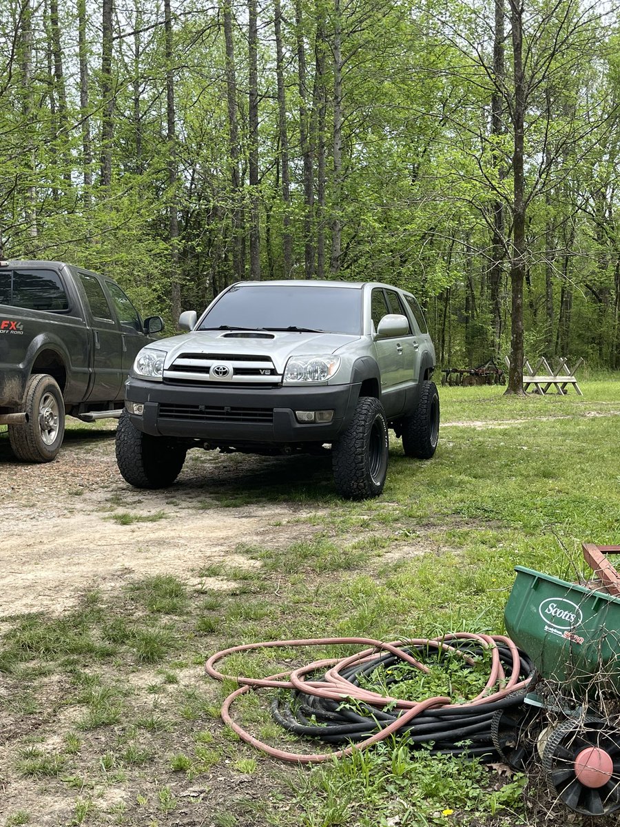 JP_Sullender's tweet photo. Chillin #4runner #Toyota #lifted https://t.co/booWikiXq5
