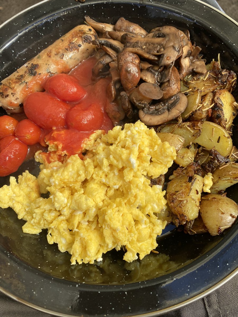 ValleyDare's tweet photo. A lovely day with volunteers yesterday developing our #GreenHub : installing CCTV and of course eating a delicious brunch at the #NoKillGrill cooked over the amazing Glamorgan Charcoal #Volunteering #Wellbeing #communitywoodland #Security https://t.co/ecep6mi4ot