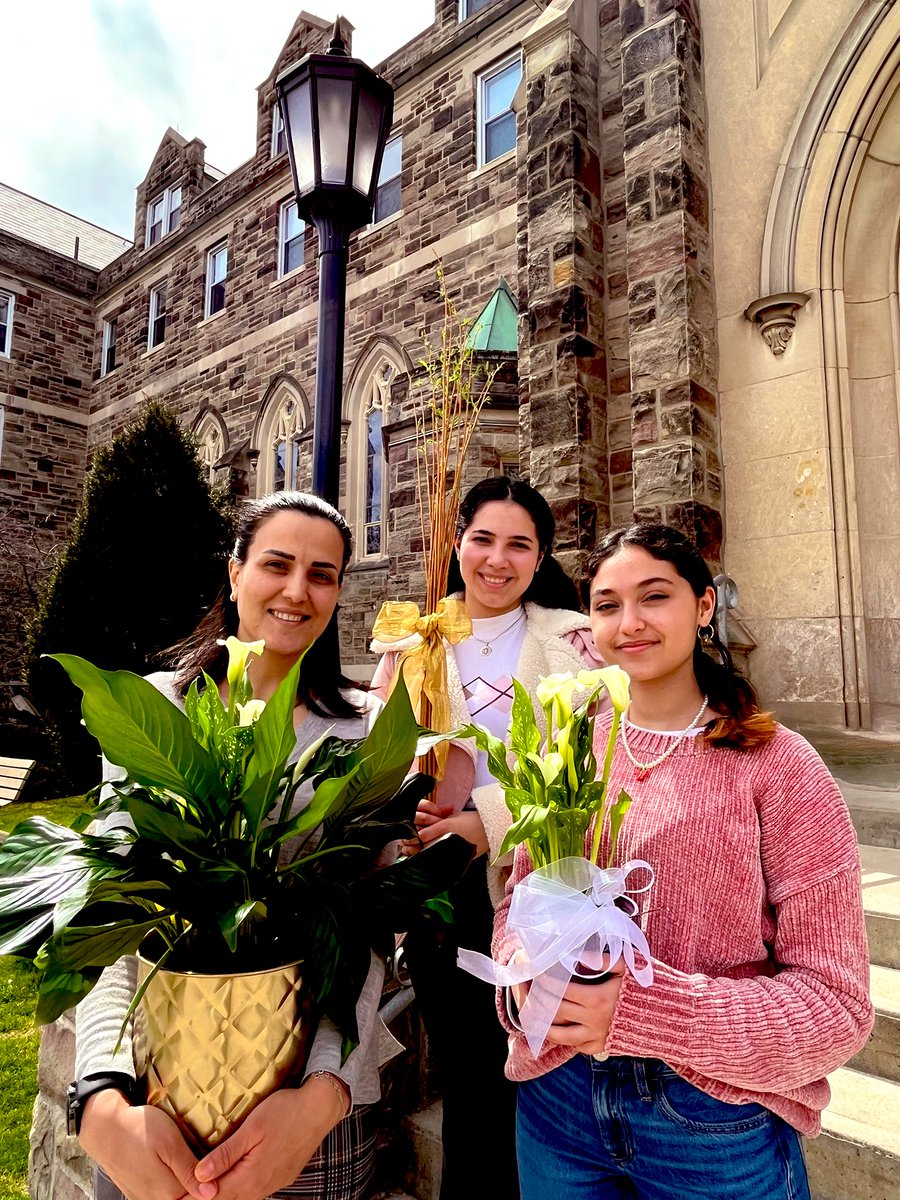 Celebrating #Easter with our Eastern Rite and Orthodox family! Blessings in these 50 days of Easter as we journey this powerful Season of New Life and rebirth! 🕊
We hold you in our hearts. 💕 

Thank you for all the ways you shine light into the world! ✨

@BresciaUC