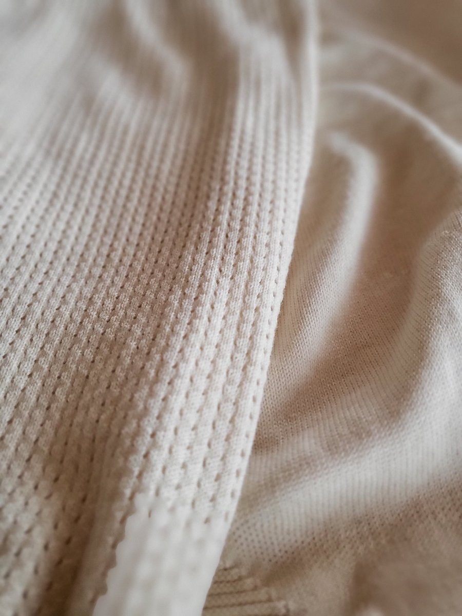 縫い目なしの新しいパンツを開発中！

さらなる履き心地を目指してまだまだ改良していくよ！

お気に入りのニット柄でがあれば是非教えてください。
アンダーウェアに採用されちゃうかも？