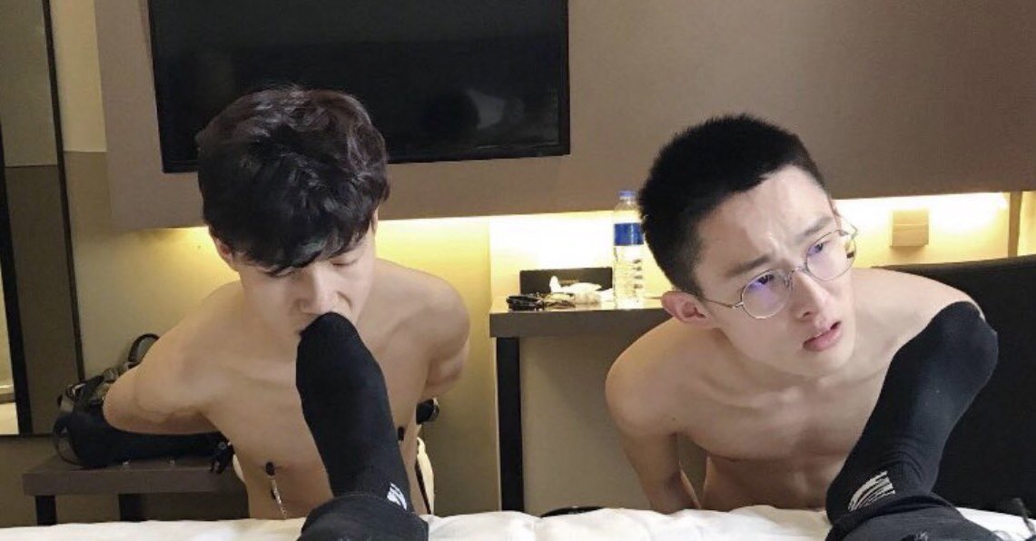 Justin555s's tweet photo. 现在的小鲜肉都这么放开 https://t.co/ecZV6lOGjM