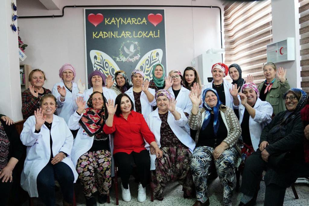Skilicdaroglu's tweet photo. Kadınların ve çocukların büyük dertleri var. Ama hepsi adil bir devletin kolayca çözebileceği sorunlar. Bugün Kırklareli Kaynarca’daydım. Her fırsatta kadınlara ve çocuklara sorunların çözümsüz olmadığını anlatıyorum. Çocuklar için mutlu bir geleceği el ele kuracağız. https://t.co/xajPYRgyDz