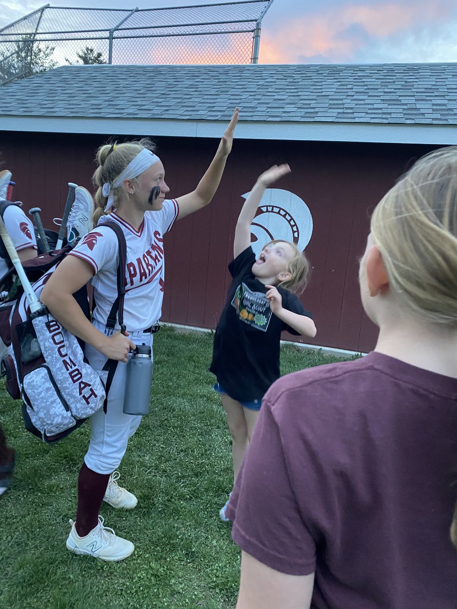 jkravalli's tweet photo. The BHBL Softball youth girls loved getting to watch @BHBLSOFTBALL_ play yesterday.  The girls were so excited to meet the players after the game.  Both games were excellent! https://t.co/haw9JAlj34